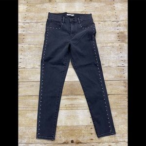 NWOT Levi’s Mile High Super Skinny jeans studs